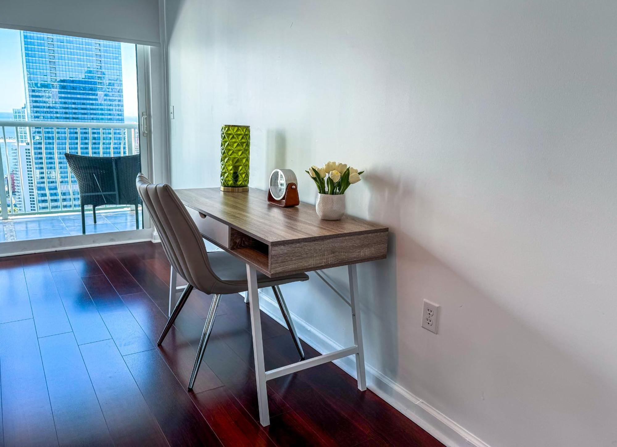 Star Yellow Brickell